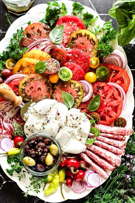 Different Types Of Food, Platter Ideas, Charcuterie Inspiration, Charcuterie Platter, Charcuterie Recipes, Chicken Wing, Grazing Tables, Supper Club, Food Hall