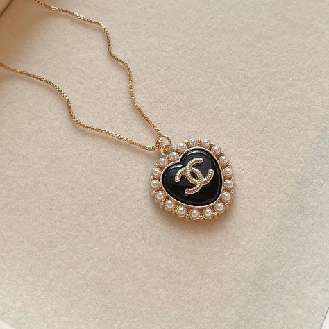 Vintage CC Pearl Heart Necklace – xohanalei