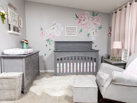 Pink and grey nursery ideas Grey Crib Nursery, Gray Nursery Girl, Pink Floral Nursery, Pink And Gray Nursery, Girls Nursery Floral, Girl Nursery Pink