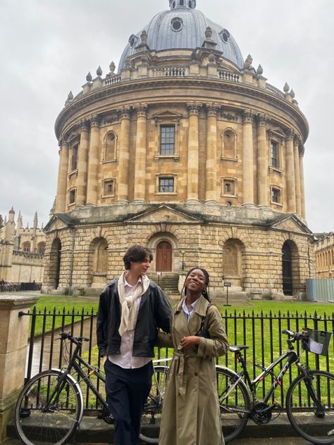 Oxford University Fashion, Oxford London Aesthetic, London Oxford University, Oxford University Acceptance, Oxford Acceptance, Oxford University Students Life, New College Oxford, English University Aesthetic, Oxford Matriculation