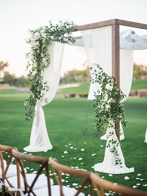 Chuppah Decorations Simple, Wedding Chuppah Outdoor, Chuppah Flowers Simple, Chuppah Wedding Flowers, Wedding Ceremony Chuppah, Simple Wedding Chuppah, Modern Chuppah Wedding, Chuppah Flowers Wedding, Simple Chuppah Ideas