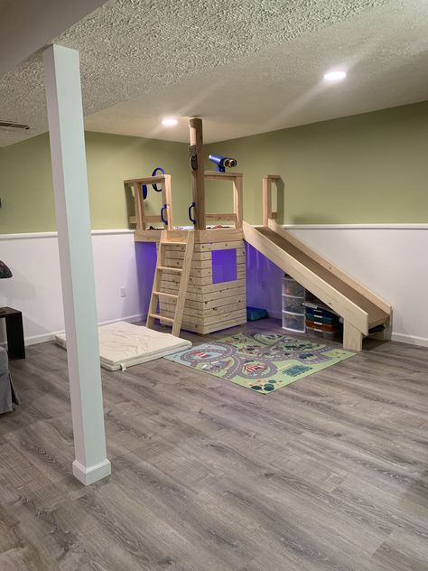 Playroom Playhouse With Slide, Simple Indoor Slide, Basement Play Structure, Indoor Playhouse With Slide, Playroom Treehouse, Basement Slide, Diy Indoor Playground, Indoor Playground Diy, Basement Playground