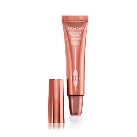 Charlotte Tilbury Beauty Light Wand, Diva Light, Hollywood Red Carpet, Cheek Makeup, Magical Makeup, Dream Makeup, Liquid Highlighter, Beauty Light, Makeup Wishlist