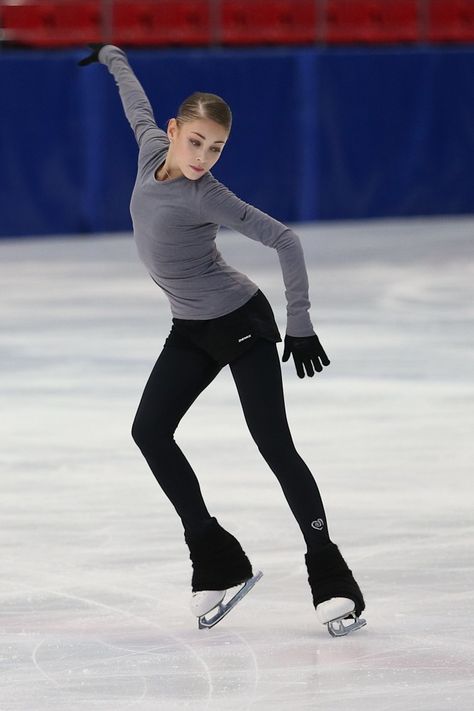 Skate Outfit, Alena Kostornaia, Skate Aesthetic, Figure Ice Skates, Figure Skating Outfits, Skate 3, Ice Skating Outfit, Skating Aesthetic, Russian Figure Skater