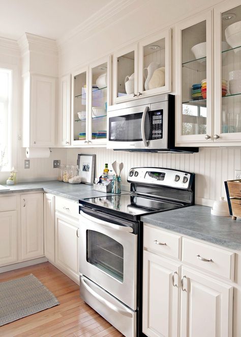 Elegant Backsplash, Contemporary Backsplash, Beadboard Kitchen, Cabinet Trends, White Kitchen Backsplash, White Tile Backsplash, Beadboard Backsplash, Kitchen Glass, Brick Backsplash