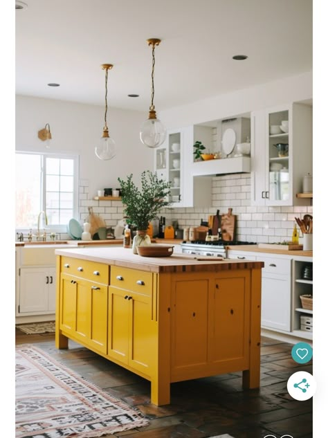 Spanish Office, Kitchen Color Themes, Black Lower Cabinets, Upper And Lower Cabinets, Yellow Kitchen Cabinets, White Upper Cabinets, Cabinet Color Ideas, Two Tone Kitchen Cabinets, Kitchen Cabinet Color Ideas