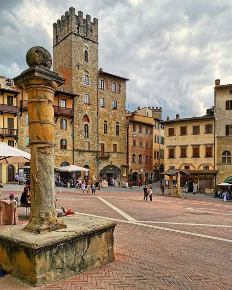 Arezzo, Tuscany Montecatini Terme, Somewhere In Northern Italy, Italy 2023, Toscana Italia, Art Masterpieces, Umbria Italy, Italy Rome, Room With A View, Destination Voyage