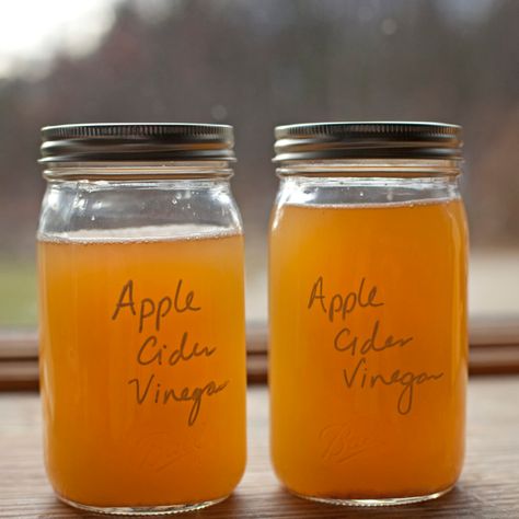 Homemade Acv, Apple Cider Vinegar Mother, Homemade Apple Cider Vinegar, Diy Apple Cider, Make Apple Cider Vinegar, Fermented Drinks, Unfiltered Apple Cider Vinegar, Laundry List, Homemade Apple Cider