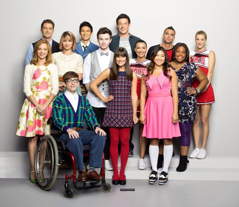 Glee members of coarse only the first group Glee Season 6, Glee Pictures, Glee Season 3, Glee Characters, Glee Cory Monteith, Mark Salling, Amber Riley, Blaine And Kurt, Kevin Mchale