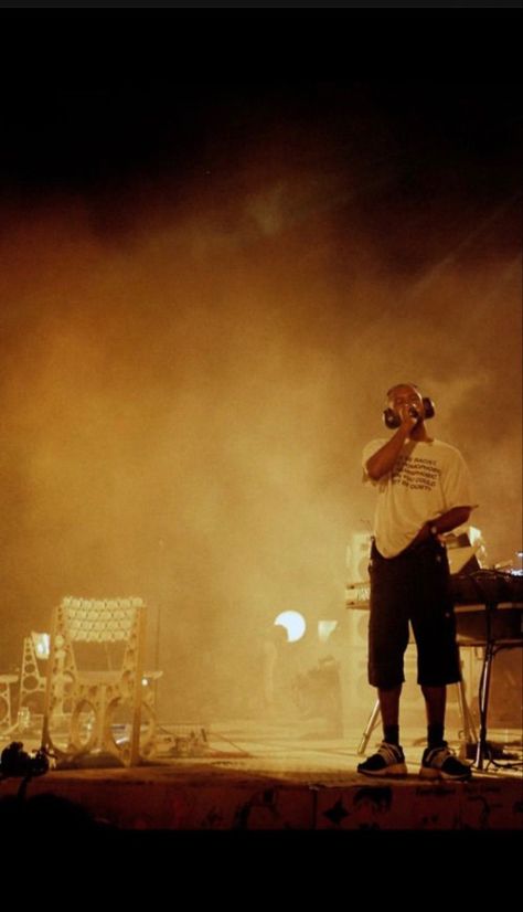 Frank Ocean Live, Frank Ocean Aesthetic, Frank Ocean Songs, Frank Ocean Wallpaper, Channel Orange, Pretty Aesthetic, Boys Don't Cry, Aesthetic Picture, Ocean Wallpaper