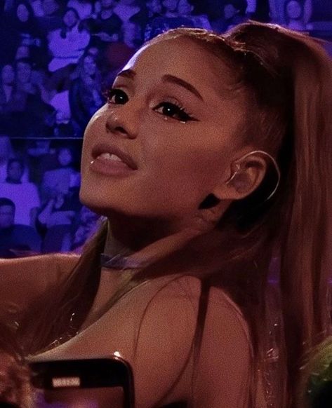 Ariana Grande Makeup, Sweetener World Tour, Ariana Video, Hard Working Women, Ariana Grande Sweetener, Ariana Grande Style, Ariana Grande Photos, Ariana G, Beauty Kit