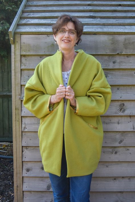 Upcycled Wool Blanket Coat – Sapporo Coat Pattern Review Wool Blanket Upcycle, Sapporo Coat, Wool Blanket Coat, Sew Your Own Clothes, Sewing Creations, Blanket Jacket, Recycled Clothing, Blanket Coat, Girl Dress Patterns