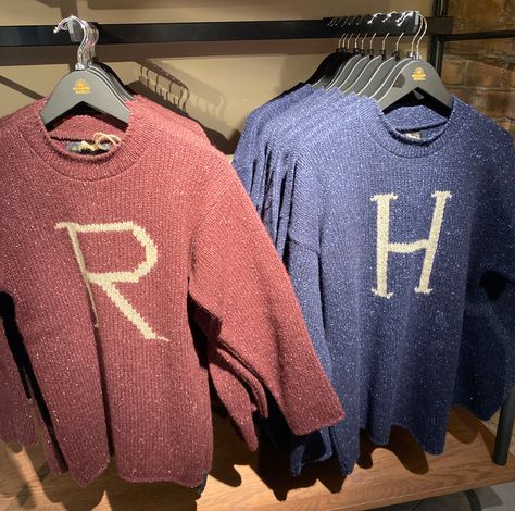 Magical Must-Have Merch from the New Harry Potter New York Store Harry Potter New York, Harry Potter Store, Young Harry Potter, Harry Potter Hoodie, Harry Potter New, Harry Potter Merch, You Are My Moon, Harry Potter Universal Studios, Harry Potter Shop