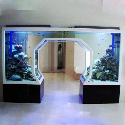 Aesthetic Aquarium, Fish Tank Wall, Large Aquarium, Guys Room Aesthetic, Custom Aquarium, Fish Tank Design, Fish Breeding, Design Door, Home Aquarium