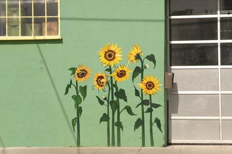 Sunflower Mural Sunflower Mural, Garden Fence Art, Garden Mural, Flower Mural, Sunflower Wall Art, Wall Painting Decor, Fence Art, Wall Murals Painted, Wall Paint Designs