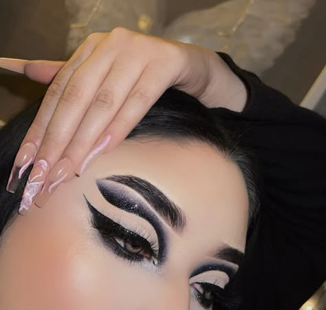 Black Rhinestone Makeup, Black Eyeshadow Makeup Looks, Black Eye Makeup Looks, Black Eyeshadow Looks, New Makeup Looks, Evening Eye Makeup, Makeup Look Ideas, Makeup Pictorial, Rhinestone Makeup