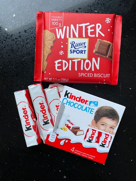 Kinder chocolate, Ritter sport winter edition Ritter Sport, Handbag Essentials, Christmas Sweets, Christmas Feeling, Locked Wallpaper, Chocolate Treats, Christmas Mood, Christmas Aesthetic, Aesthetic Food