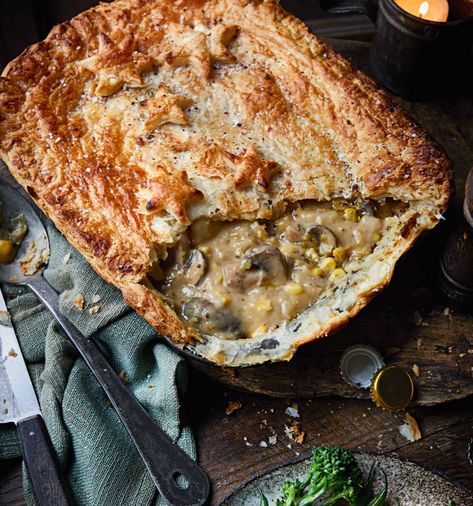 Creamy vegan mushroom and leek pie recipe | Sainsbury`s Magazine Vegetarian Pies, Gaz Oakley, Pumpkin Mushroom, Pie Ideas, Leek Pie, Creamy Pie, Mushroom Pie, Vegan Mushroom, Paleo Meals