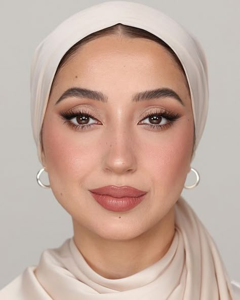 hindash on Instagram‎: "🤍نور🤍 I Do My Sister’s Makeup - now live on YouTube! (Link in bio). So happy to reunite with my beautiful sister Noor for this updated look! Full product description on YouTube. #Hindash #HindashEyes #Makeup"‎ Wedding Makeup Look For Bride Sister, Hindash Makeup Wedding, Hindash Makeup Looks, Rounded Eyes Makeup, Hindash Makeup, Marriage Makeup, With And Without Makeup, Makeup For Round Eyes, Round Face Makeup