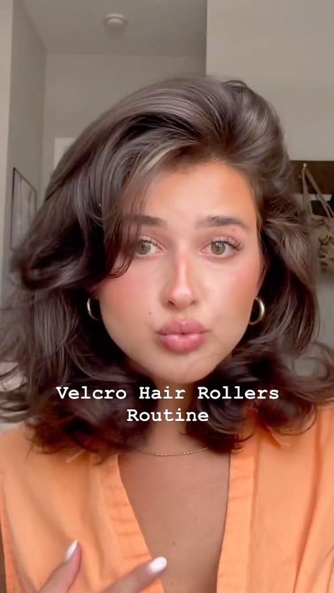 About Her Hair | Check out this gorgeous velcro hair rollers routine from @arud_ 😍😍 . . . . . #hairroutine #haircurls #hairofinstagram #perfectcurls… | Instagram Rolled Bob Hair, Hair Rollers For Shag, Curling Rollers Short Hair, Mid Length Hair Curlers, Rollers For Blowout, Best Velcro Rollers, Medium Length Hair Rollers, How To Use Curlers Rollers Short Hair, Hair Rollers Shoulder Length Hair