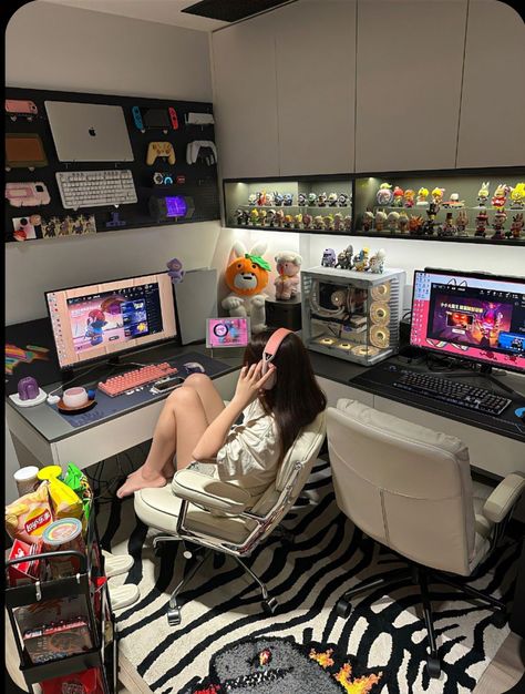 Two Person Pc Setup, Gamer Study Room, Luxury Gaming Setup, L Shaped Gaming Setup, Gaming Setups Aesthetic, Gaming Set Up Bedroom, Bedroom With Gaming Setup, Gamer Set Up, Anime Pc Setup