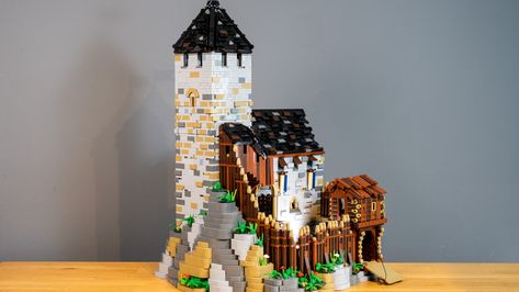 BlueBrixx® 103406 Bergfried Erweiterung für Burg Blaustein im Review - 1958 Teile | 361 Bauschritte | 36 x 53(+23) x 38 cm (B x H x T) Lego Medieval, Lego Castle, Lego Building, Cool Lego, Baseboards, Building Blocks, Minecraft, Lego, Castle