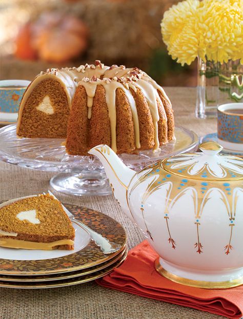 Chai Bundt Cake, Easy Cakes To Make, Pumpkin Bundt Cake, Caramel Icing, Pumpkin Chai, Bundt Cakes Recipes, Toasted Pecans, Easy Cake, Bundt Cake