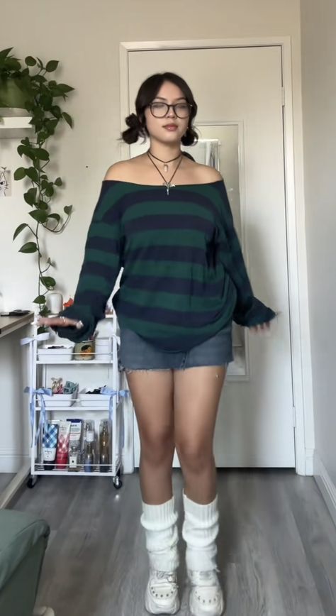 Green Shorts Outfit, Shorts Outfit, Green Shorts, Short Outfits, Outfit Inspo