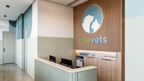 Vet Clinic Reception Area, Vet Clinic Interior, Veterinary Clinic Design Receptions, Veterinary Clinic Design, Vet Office Decor, Vet Science, Animal Shelter Design, Vet Office, Clinic Interior