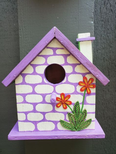 Mandala Bird House, Aesthetic Bird House Painting, Cute Bird House Painting Ideas Easy, Mini Birdhouse Painting Ideas, Easy Bird House Painting Ideas, Painted Bird Houses Ideas Simple, Bird House Painting Ideas Simple, Cute Birdhouse Painting Ideas, Bird Houses Diy Painted