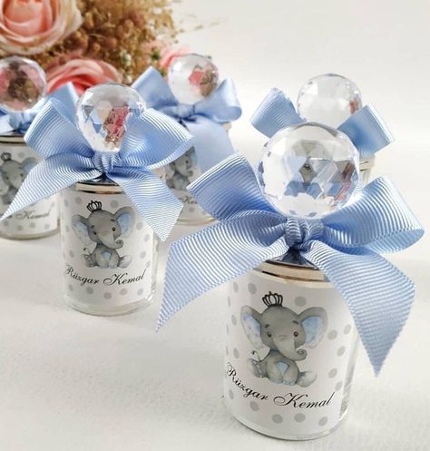 "Elephant Themed Baby Shower Favors, Gender Neutral Favors, Elephant Themed Favors, Baby Shower Favors, Personalized Affordable Unique Favors The Sizes: Jar: 4 x 6 cm / 1.6\" x 2.3\" Lid diameter: 4.5 cm / 1.8 \" Jar and ball together: 10 cm / 4 \" Clear Box Size: 5 x 12 cm / 2\" x 4.7\" Elephant Candle Favor - Baby Shower Favors Boy Girl Baby Elephant Baby Shower Decoration Party Boy Little Peanut Safari Baby Shower  Mermaid Baby Shower Favors / Personalized candle Favors / Girl Baby Shower / Mermaid Party Favor / Mermaid Birthday / Personalized Favor Safari baby shower" Baby Boy Favors, Candle Shower Favors, Baby Shower Candle Favors, Peanut Baby Shower, Elephant Baby Shower Decorations, Baby Shower Souvenirs, Baby Shower Sash, Candle Party Favors, Personalized Baby Shower Favors