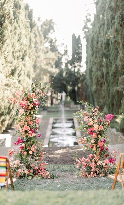 Stand Up Wedding Ceremony, Free Standing Wedding Ceremony Flowers, Free Standing Ceremony Flowers, Free Standing Wedding Flowers, Wedding Column Flowers, Floral Arch For Wedding, Free Standing Arch Wedding, Outdoor Wedding Ceremony Colorful, Floral Columns Wedding Ceremony