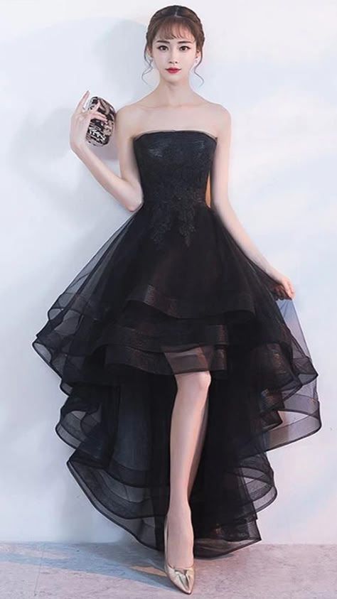 Teenage Prom Dresses, Asimetric Dress, Black Graduation Gown, Quinceanera Gowns, Black Color Hairstyles, Color Hairstyles, Prom Dress Black, Cute Formal Dresses, Dress Glitter