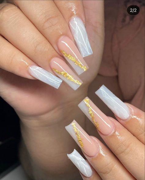 Summer Short Coffin Nails, Summer Nails Short Nails, White Nails Spring, Short Coffin Nails Summer, Nail Color Fall, Summer Nails Nail Art, Anniversary Nails, Summer Coffin Nails, Nails Short Summer