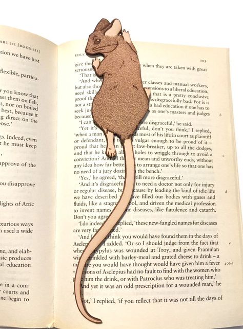 — peter pettigrew aesthetic Young Peter Pettigrew, Mouse Climbing, Mouse Bookmark, Bookmark Crochet Tutorial, Bookmark Easy, Cool Bookmarks, Bookmark Crochet, Peter Pettigrew, Leather Mouse