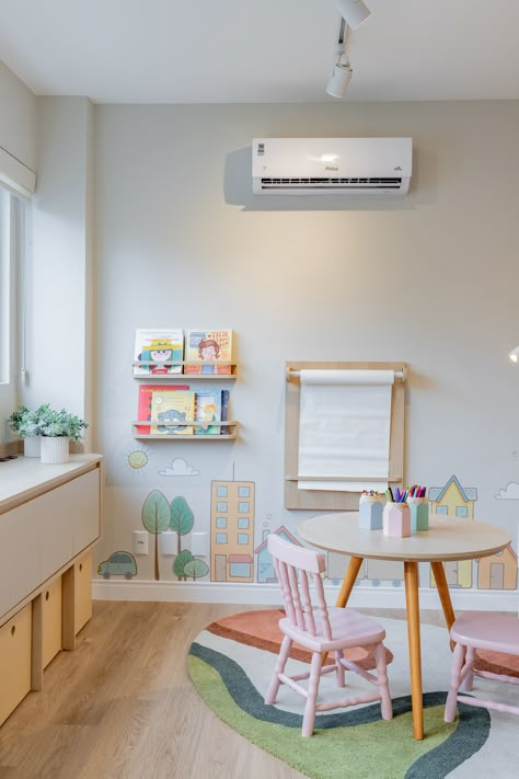 consultório de psicologia infantil e juvenil Pediatric Office Decor Waiting Rooms, Speech Therapy Clinic Design, Speech Therapy Decor, Pediatric Clinic Design Interiors, Pediatric Waiting Room Ideas, Psychologist Office Design, Child Therapy Room, Speech Therapy Office, Speech Therapy Clinic