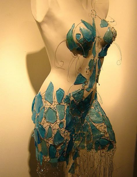 Glass Dress, Recycled Dress, Mannequin Art, Glass Museum, Recycled Fashion, Fantasy Dress, Fantasy Fashion, Fashion Sewing, Costume Design