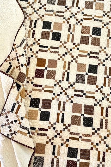 Monochromatic Quilt, Colchas Quilting, Neutral Quilt, Irish Chain Quilt, 9 Patch Quilt, Two Color Quilts, Temecula California, Nine Patch Quilt, Amish Quilts