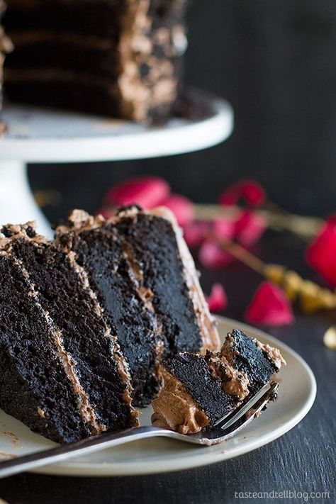 Chocolate Cake With Nutella, Cake With Nutella, Minuman Starbucks, Nutella Buttercream, Dark Chocolate Cake, Dark Chocolate Cakes, Nutella Recipes, Apple Cake, Chocolate Cake Recipe