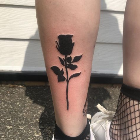 Upside Down Rose Tattoo, Rose Silhouette, Rose Tattoo Stencil, Watercolor Tattoo Ideas, Geometric Line Tattoo, Realistic Temporary Tattoos, Tattoo Board, Silhouette Tattoos, Flower Silhouette