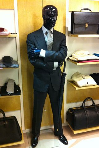 Semi-abstract Mannequin Manequin Ideas Display, Manequin Ideas, Male Mannequin, Display Mannequins, Men Suit, Black Doll, Retail Design, Window Display, Visual Merchandising