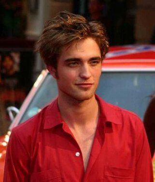 pretty in red Robert Pattinson 2000s, Robert Pattinson Twilight, King Robert, Robert P, Robert Douglas, Twilight Edward, Cedric Diggory, Edward Cullen, The Twilight Saga