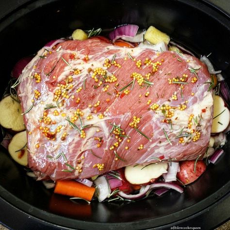 This St. Patrick's Day favorite is made in the crockpot. Corned Beef Recipes Crock Pot, Cabbage Slow Cooker, Corned Beef Recipes Slow Cooker, Crock Pot Corned Beef, Crock Pot Corn, Slow Cooker Corned Beef, Cooking Corned Beef, Corn Beef, Cabbage And Potatoes