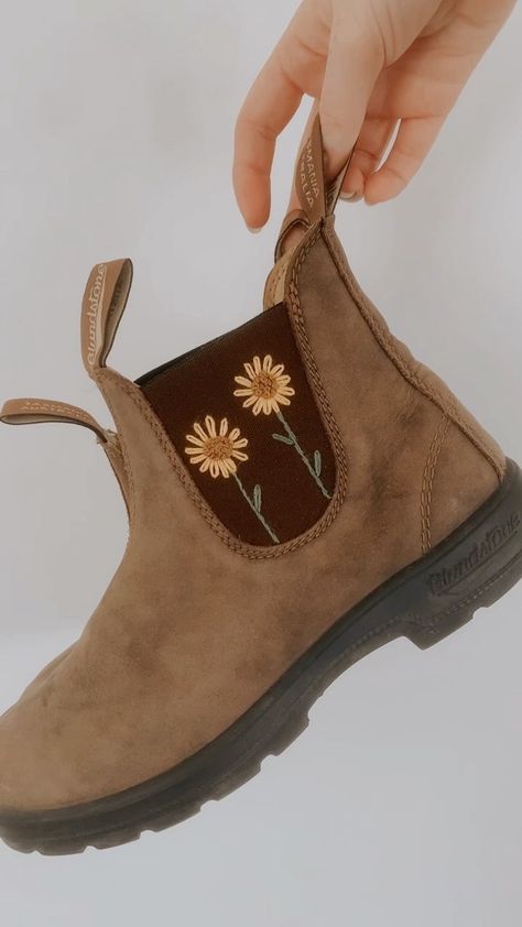 Embroidered Blundstone Boots, Embroidered Blundstone, Blundstone Embroidery, Granola Outfits, Shoes Embroidery, Embroidery Boots, Embroidered Boots, Embroidery On Clothes, April 15