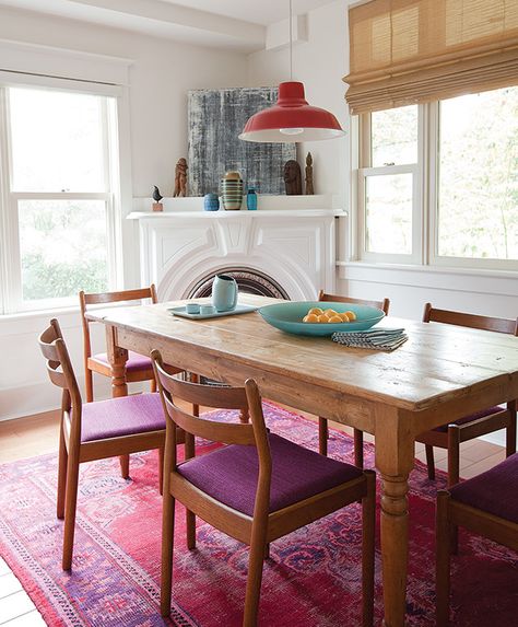 Colorful Dining Room, Funky Dining Room, Maximalism, Yellow Cabinets, Luxe Living Room, Dining Room Colors, Powder Room Design, Minimalist Kitchen, Dining Room Rug