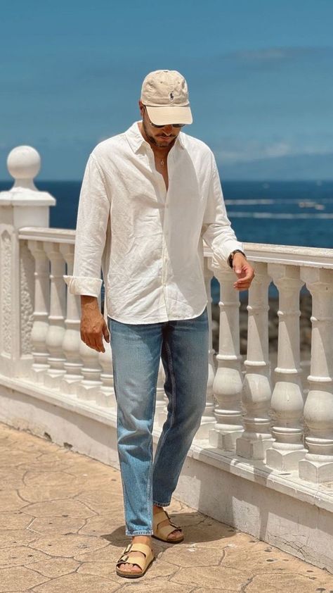 Men Travel Poses, Men Travel Outfit, Miami Outfits Men, Miami Mens Fashion, French Men Style, Baseball Jacket Outfit, Vacation Outfits Men, Smart Casual Menswear, Classy Outfits Men