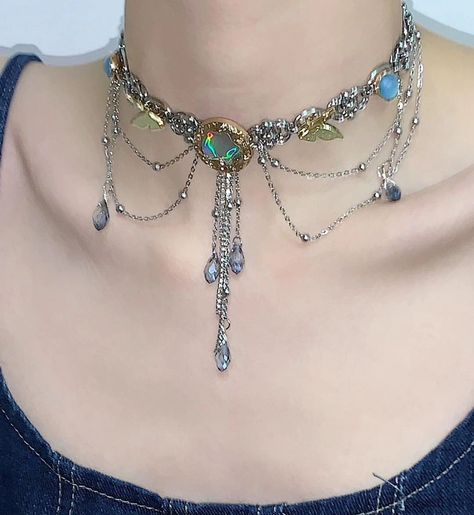 Jellyfish Tassel Necklace . . . #threefleas #threefleasjewelry #choker #fashioninspo #uniquestyle #alternativefashion Art Jellyfish, Jellyfish Necklace, Jelly Fish, Inspired Necklace, Alternative Style, Jellyfish, Alternative Fashion, Tassel Necklace, Jelly