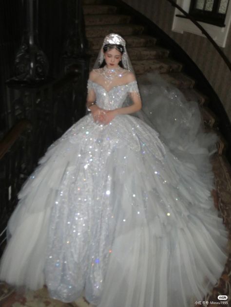 Really Sparkly Wedding Dress, Sparkle Wedding Dress Glitter, Iconic Brides, Wedding Dress Sparkle, Wedding Dresses Korean, Celestial Aesthetic, Korean Wedding Dress, Puffy Wedding Dresses, Wedding Dresses A