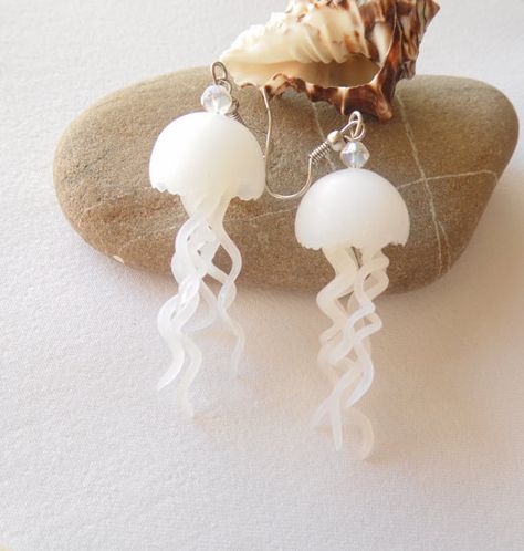 jellyfish earrings polymer clay handmade by SelenaJewelryBijou Jellyfish Jewelry, Jellyfish Earrings, Jellyfish Illustration, Jellyfish Photography, Jellyfish Decorations, Jellyfish Painting, Jellyfish Craft, Jellyfish Design, Jewelry Ocean