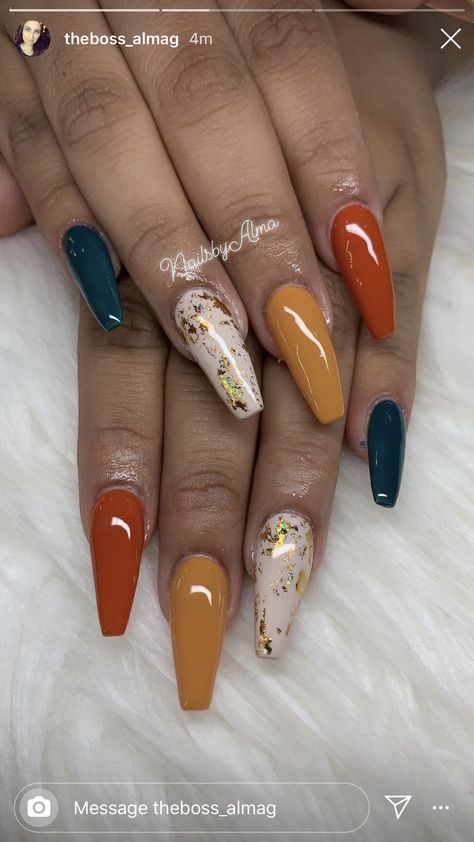 Fall Colors Acrylic Nails, Easy Fall Nail Ideas Simple, Fall Mustard Nails, Dope Nail Designs Fall, Burnt Orange Nails Designs Fall, Fall Sns Nails 2023, Fall Inspired Nails Acrylic, Fall Color Nails Acrylic, Bright Fall Nails